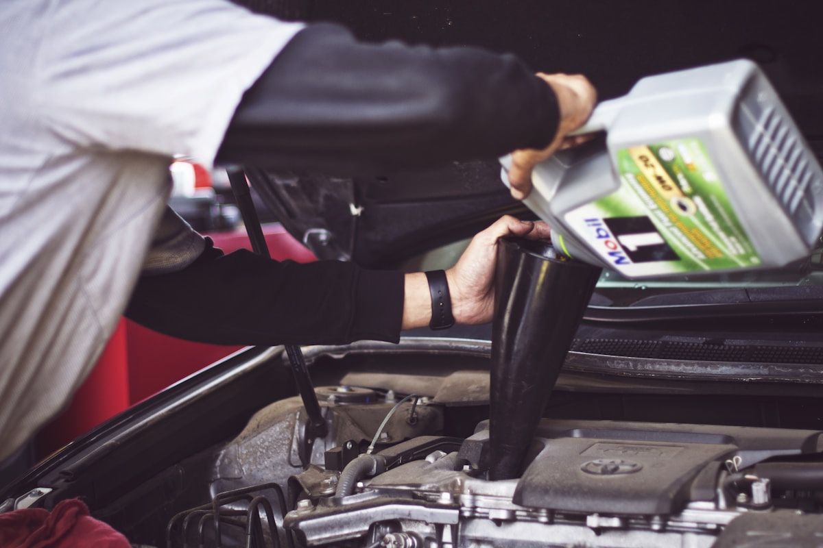 Fahrzeug in der Werkstatt für technische Inspektion